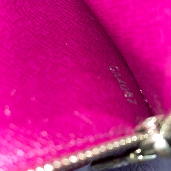 Authentic Louis Vuitton wallet - Picture 4 of 7